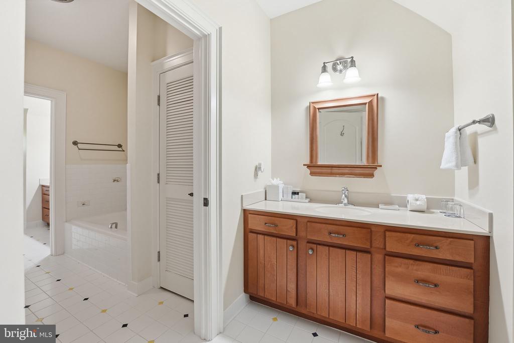 3665 CREELS LN, THE PLAINS, Virginia 20198, 6 Bedrooms Bedrooms, ,6 BathroomsBathrooms,Residential,3665 CREELS LN,VAFQ2021256 MLS # VAFQ2021256