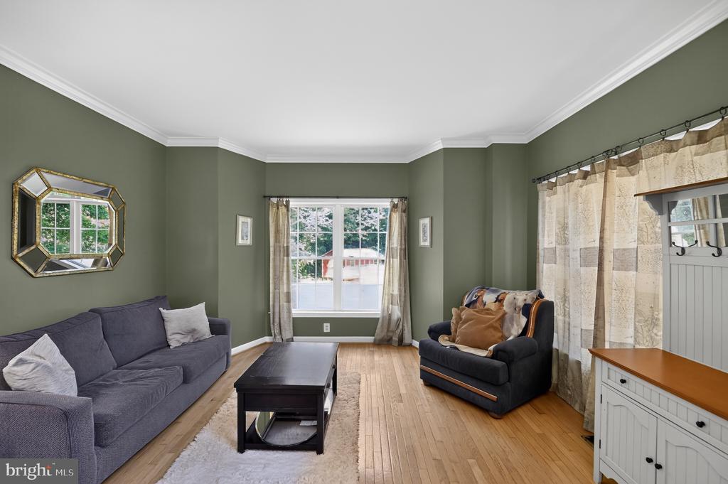 7164 N CREST CT, WARRENTON, Virginia 20187, 4 Bedrooms Bedrooms, ,3 BathroomsBathrooms,Residential,7164 N CREST CT,VAFQ2022516 MLS # VAFQ2022516