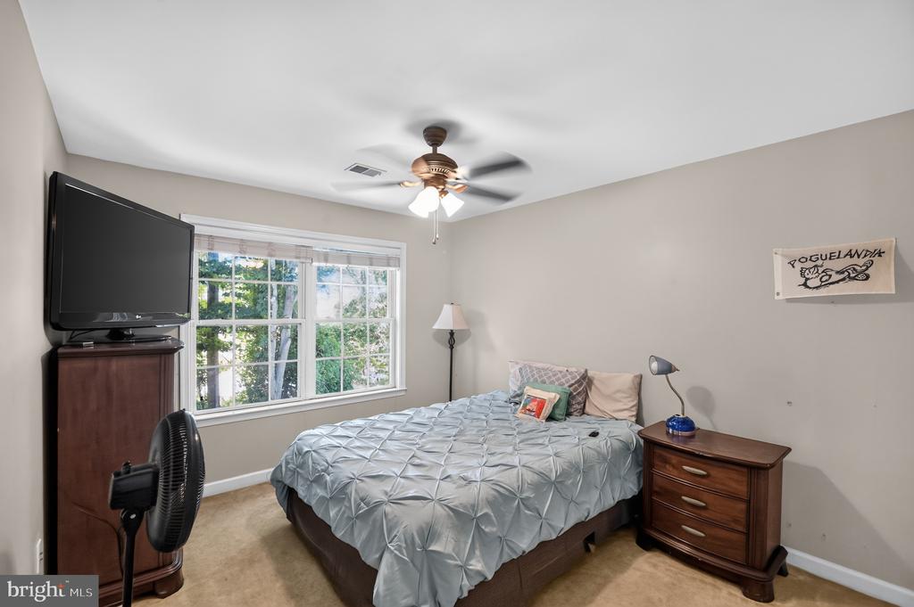 7164 N CREST CT, WARRENTON, Virginia 20187, 4 Bedrooms Bedrooms, ,3 BathroomsBathrooms,Residential,7164 N CREST CT,VAFQ2022516 MLS # VAFQ2022516