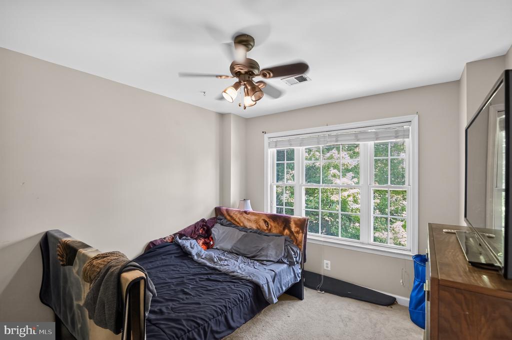 7164 N CREST CT, WARRENTON, Virginia 20187, 4 Bedrooms Bedrooms, ,3 BathroomsBathrooms,Residential,7164 N CREST CT,VAFQ2022516 MLS # VAFQ2022516