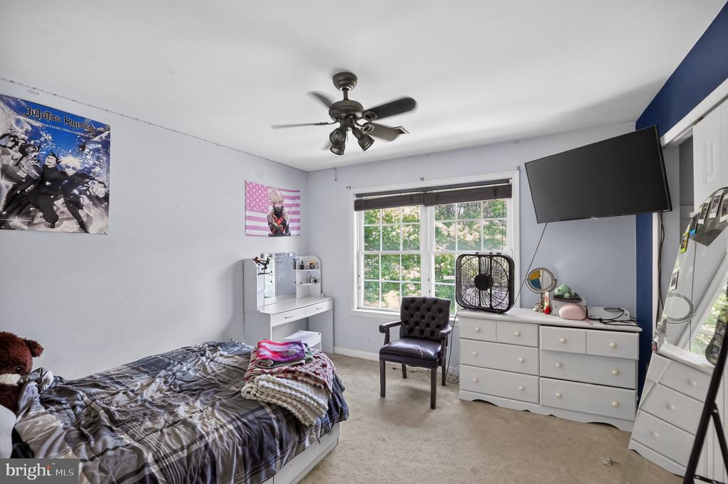 7164 N CREST CT, WARRENTON, Virginia 20187, 4 Bedrooms Bedrooms, ,3 BathroomsBathrooms,Residential,7164 N CREST CT,VAFQ2022516 MLS # VAFQ2022516