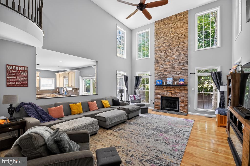 7164 N CREST CT, WARRENTON, Virginia 20187, 4 Bedrooms Bedrooms, ,3 BathroomsBathrooms,Residential,7164 N CREST CT,VAFQ2022516 MLS # VAFQ2022516