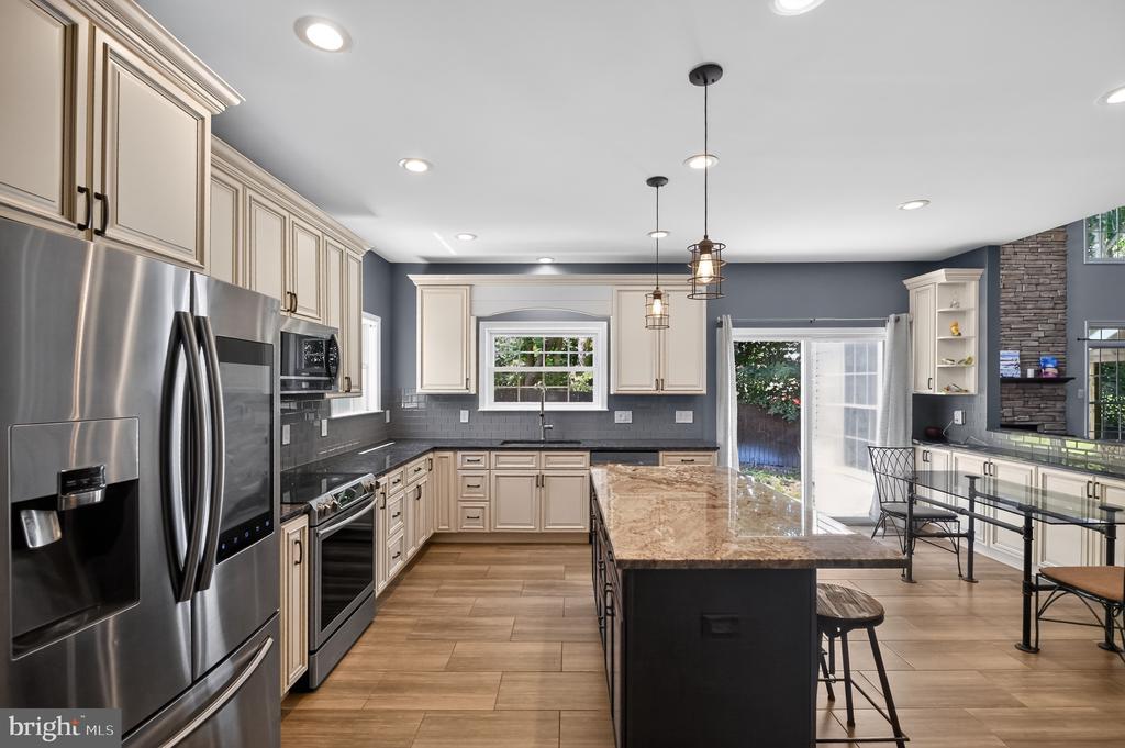 7164 N CREST CT, WARRENTON, Virginia 20187, 4 Bedrooms Bedrooms, ,3 BathroomsBathrooms,Residential,7164 N CREST CT,VAFQ2022516 MLS # VAFQ2022516
