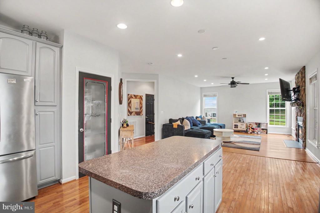 4056 SHRAYER CT, WARRENTON, Virginia 20187, 5 Bedrooms Bedrooms, ,3 BathroomsBathrooms,Residential,4056 SHRAYER CT,VAFQ2022640 MLS # VAFQ2022640