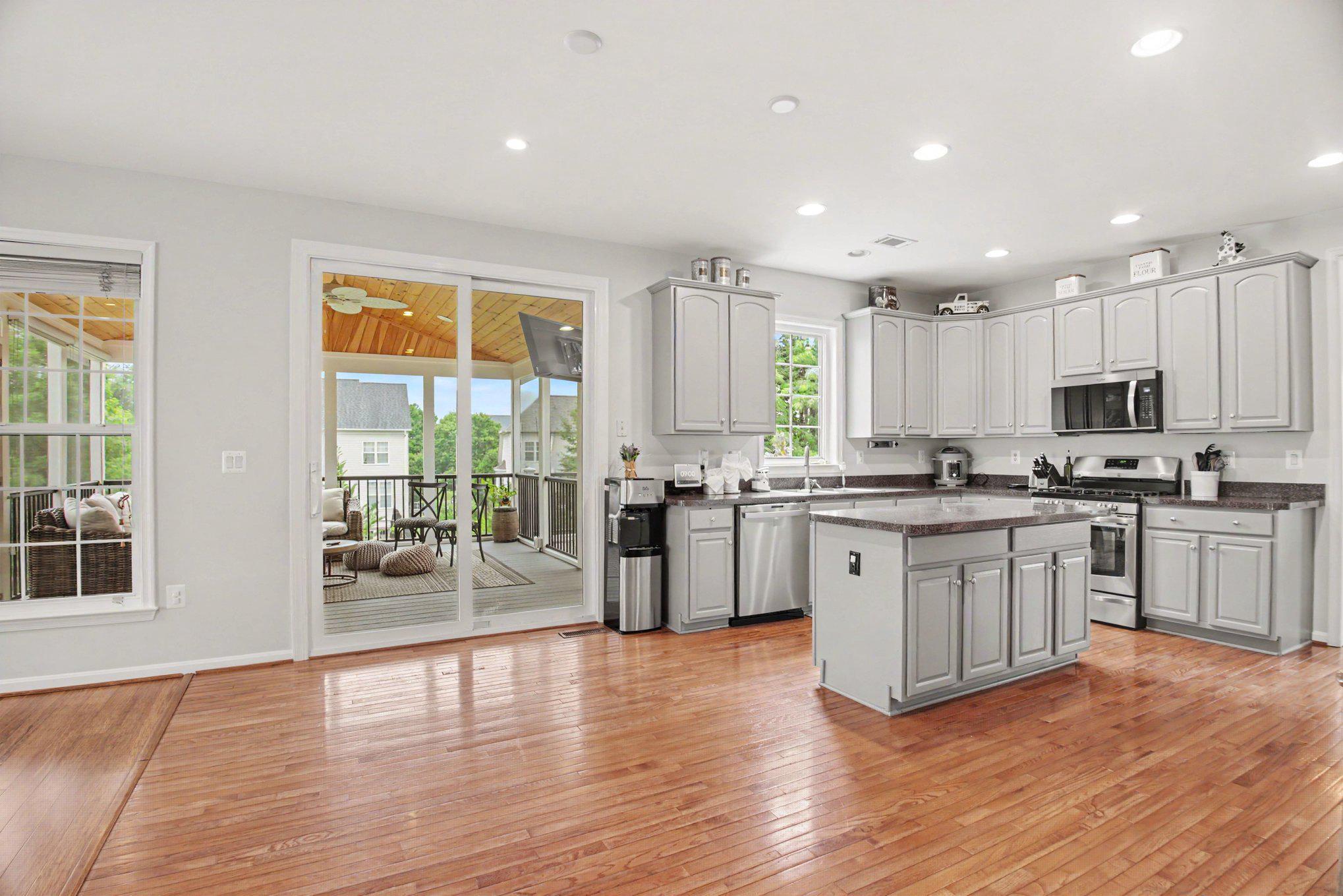 4056 SHRAYER CT, WARRENTON, Virginia 20187, 5 Bedrooms Bedrooms, ,3 BathroomsBathrooms,Residential,4056 SHRAYER CT,VAFQ2022640 MLS # VAFQ2022640
