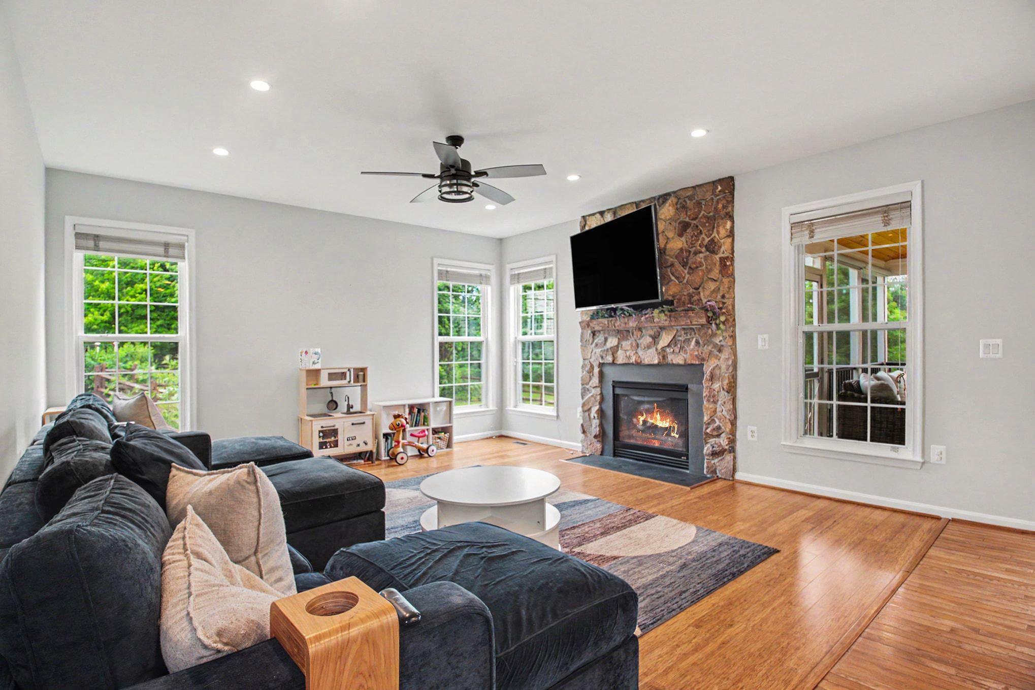 4056 SHRAYER CT, WARRENTON, Virginia 20187, 5 Bedrooms Bedrooms, ,3 BathroomsBathrooms,Residential,4056 SHRAYER CT,VAFQ2022640 MLS # VAFQ2022640