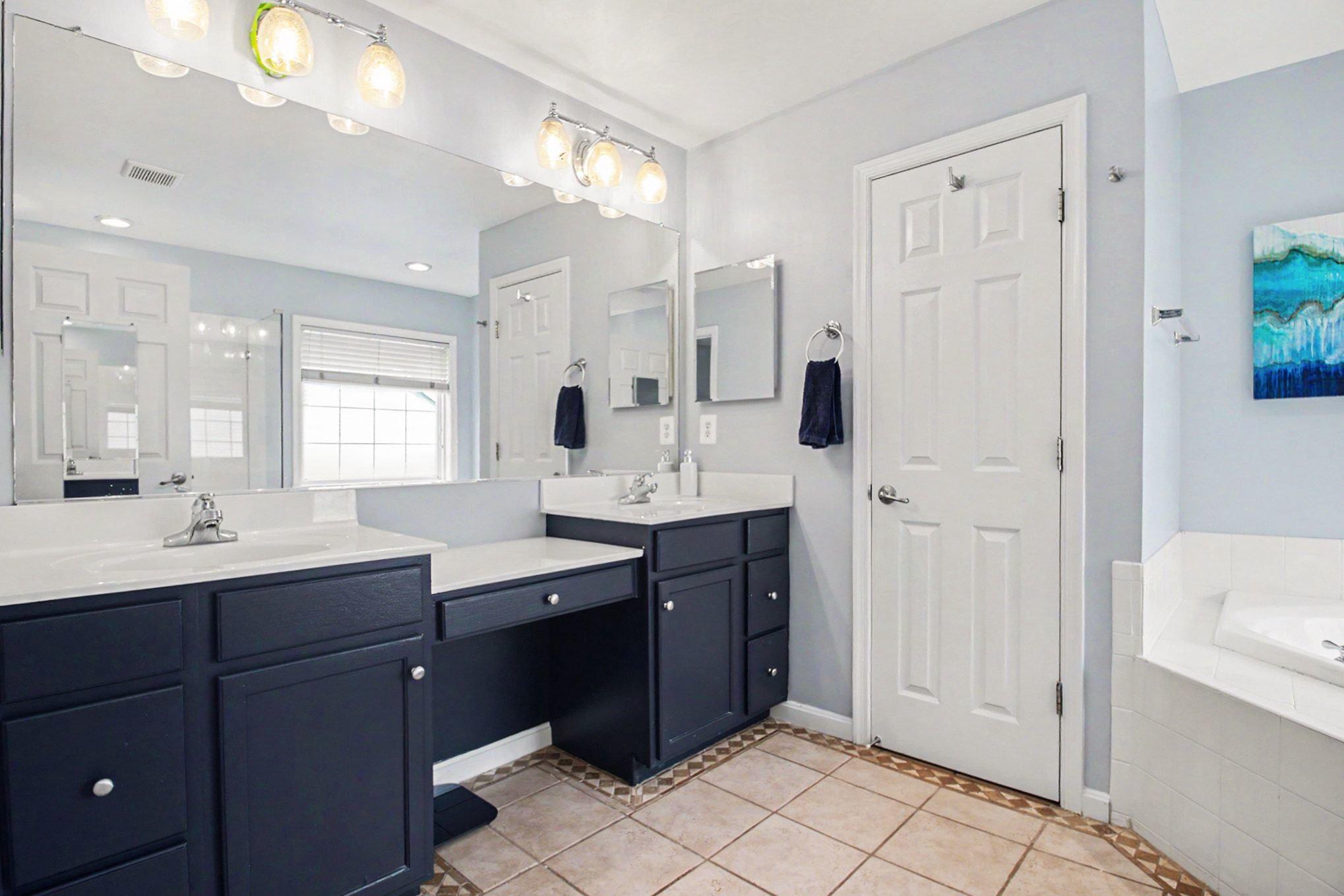 4056 SHRAYER CT, WARRENTON, Virginia 20187, 5 Bedrooms Bedrooms, ,3 BathroomsBathrooms,Residential,4056 SHRAYER CT,VAFQ2022640 MLS # VAFQ2022640