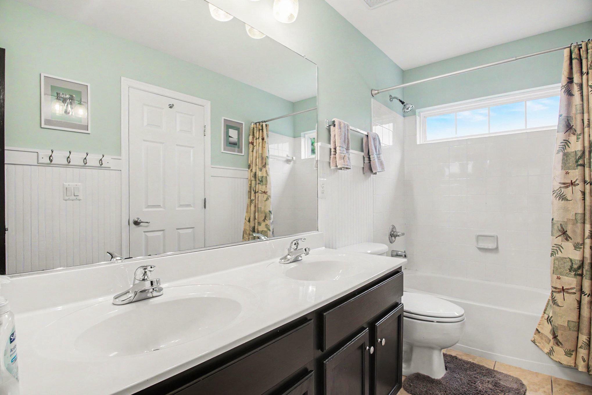 4056 SHRAYER CT, WARRENTON, Virginia 20187, 5 Bedrooms Bedrooms, ,3 BathroomsBathrooms,Residential,4056 SHRAYER CT,VAFQ2022640 MLS # VAFQ2022640