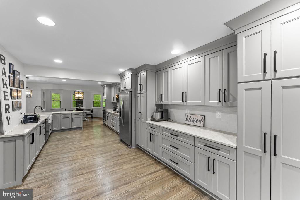 5920 HUNTON WOOD DR, BROAD RUN, Virginia 20137, 4 Bedrooms Bedrooms, ,3 BathroomsBathrooms,Residential,5920 HUNTON WOOD DR,VAFQ2022518 MLS # VAFQ2022518