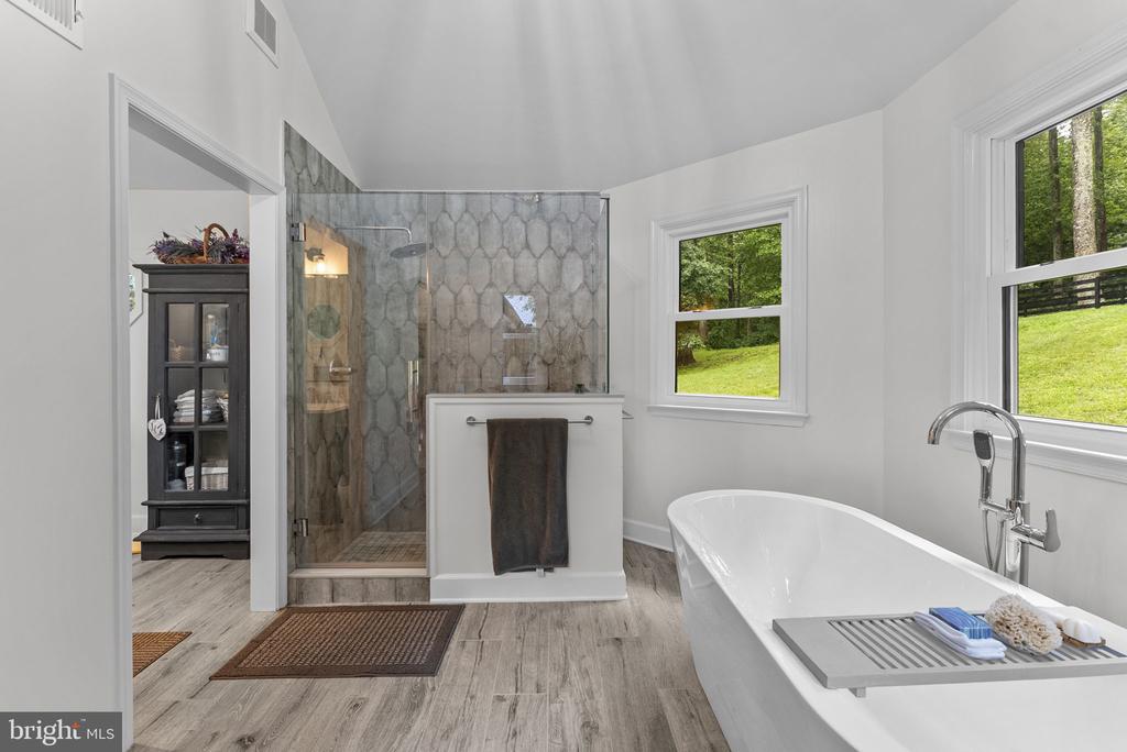 5920 HUNTON WOOD DR, BROAD RUN, Virginia 20137, 4 Bedrooms Bedrooms, ,3 BathroomsBathrooms,Residential,5920 HUNTON WOOD DR,VAFQ2022518 MLS # VAFQ2022518