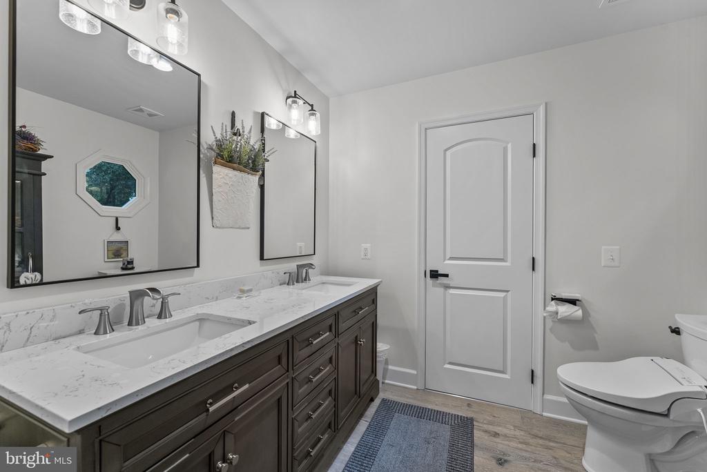 5920 HUNTON WOOD DR, BROAD RUN, Virginia 20137, 4 Bedrooms Bedrooms, ,3 BathroomsBathrooms,Residential,5920 HUNTON WOOD DR,VAFQ2022518 MLS # VAFQ2022518