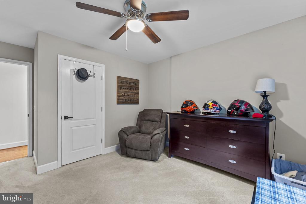 5920 HUNTON WOOD DR, BROAD RUN, Virginia 20137, 4 Bedrooms Bedrooms, ,3 BathroomsBathrooms,Residential,5920 HUNTON WOOD DR,VAFQ2022518 MLS # VAFQ2022518
