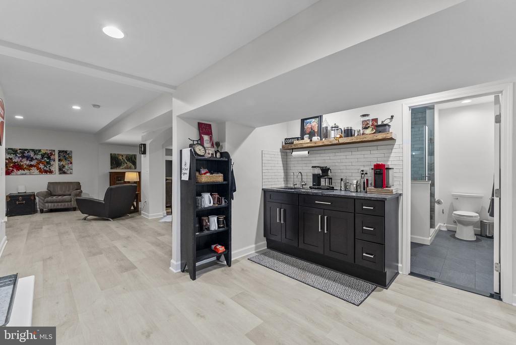 5920 HUNTON WOOD DR, BROAD RUN, Virginia 20137, 4 Bedrooms Bedrooms, ,3 BathroomsBathrooms,Residential,5920 HUNTON WOOD DR,VAFQ2022518 MLS # VAFQ2022518