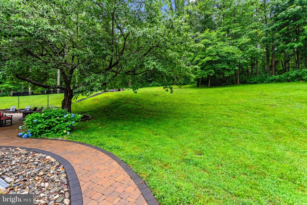 5920 HUNTON WOOD DR, BROAD RUN, Virginia 20137, 4 Bedrooms Bedrooms, ,3 BathroomsBathrooms,Residential,5920 HUNTON WOOD DR,VAFQ2022518 MLS # VAFQ2022518