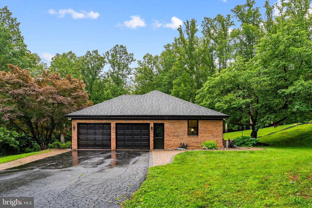 5920 HUNTON WOOD DR, BROAD RUN, Virginia 20137, 4 Bedrooms Bedrooms, ,3 BathroomsBathrooms,Residential,5920 HUNTON WOOD DR,VAFQ2022518 MLS # VAFQ2022518