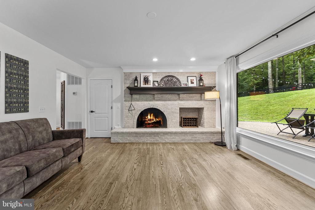 5920 HUNTON WOOD DR, BROAD RUN, Virginia 20137, 4 Bedrooms Bedrooms, ,3 BathroomsBathrooms,Residential,5920 HUNTON WOOD DR,VAFQ2022518 MLS # VAFQ2022518