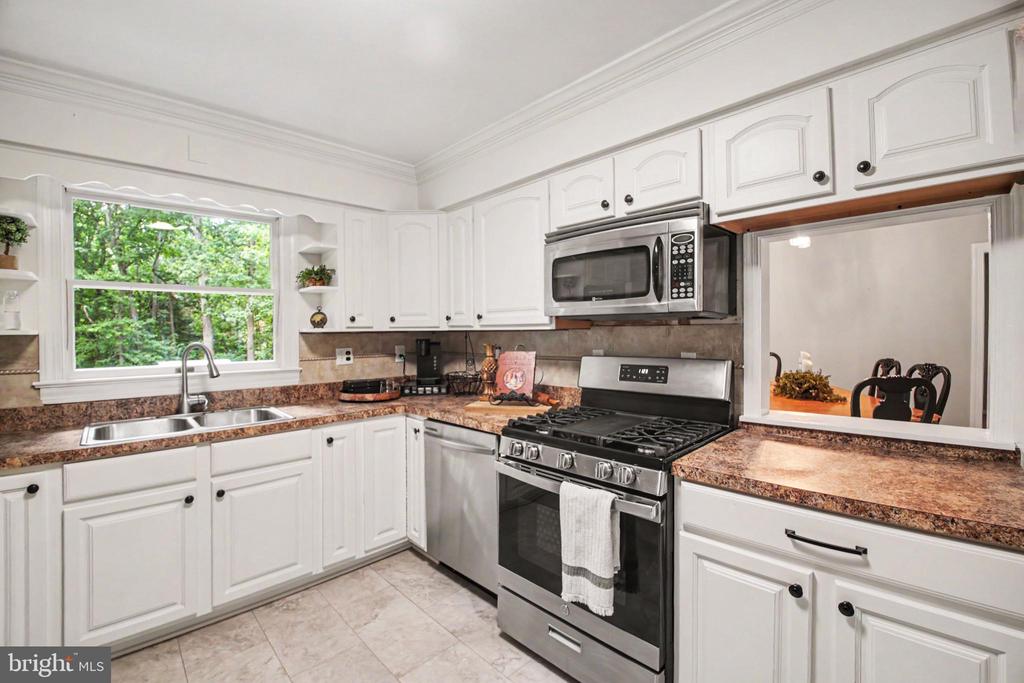 10224 MILL POND RD, SPOTSYLVANIA, Virginia 22551, 5 Bedrooms Bedrooms, ,3 BathroomsBathrooms,Residential,10224 MILL POND RD,VASP2042974 MLS # VASP2042974