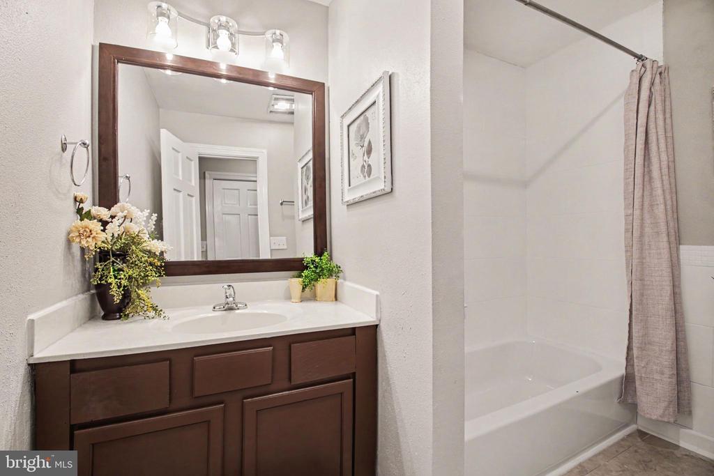 10224 MILL POND RD, SPOTSYLVANIA, Virginia 22551, 5 Bedrooms Bedrooms, ,3 BathroomsBathrooms,Residential,10224 MILL POND RD,VASP2042974 MLS # VASP2042974