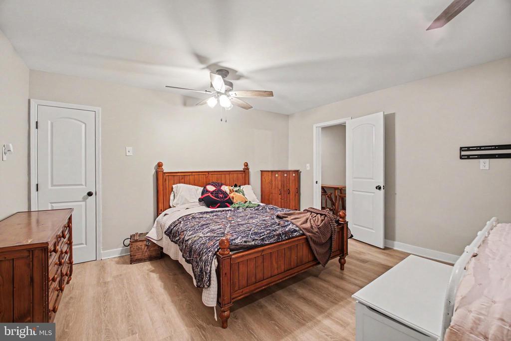 10224 MILL POND RD, SPOTSYLVANIA, Virginia 22551, 5 Bedrooms Bedrooms, ,3 BathroomsBathrooms,Residential,10224 MILL POND RD,VASP2042974 MLS # VASP2042974