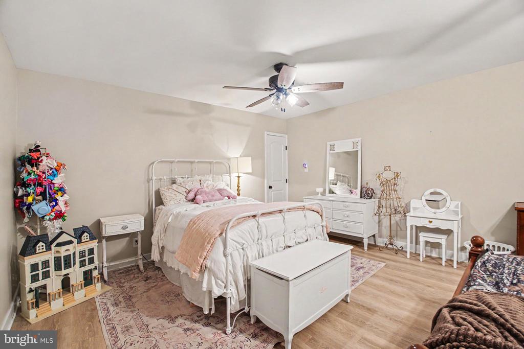 10224 MILL POND RD, SPOTSYLVANIA, Virginia 22551, 5 Bedrooms Bedrooms, ,3 BathroomsBathrooms,Residential,10224 MILL POND RD,VASP2042974 MLS # VASP2042974