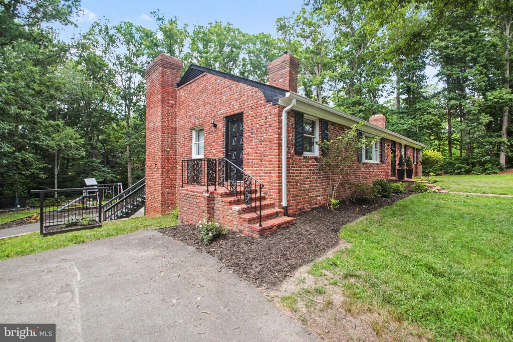 10224 MILL POND RD, SPOTSYLVANIA, Virginia 22551, 5 Bedrooms Bedrooms, ,3 BathroomsBathrooms,Residential,10224 MILL POND RD,VASP2042974 MLS # VASP2042974