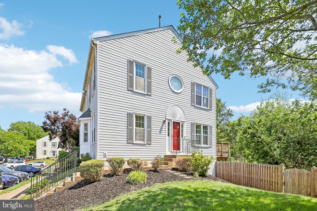 739 ARBOR CT, WARRENTON, Virginia 20186, 3 Bedrooms Bedrooms, ,2 BathroomsBathrooms,Residential,739 ARBOR CT,VAFQ2021870 MLS # VAFQ2021870