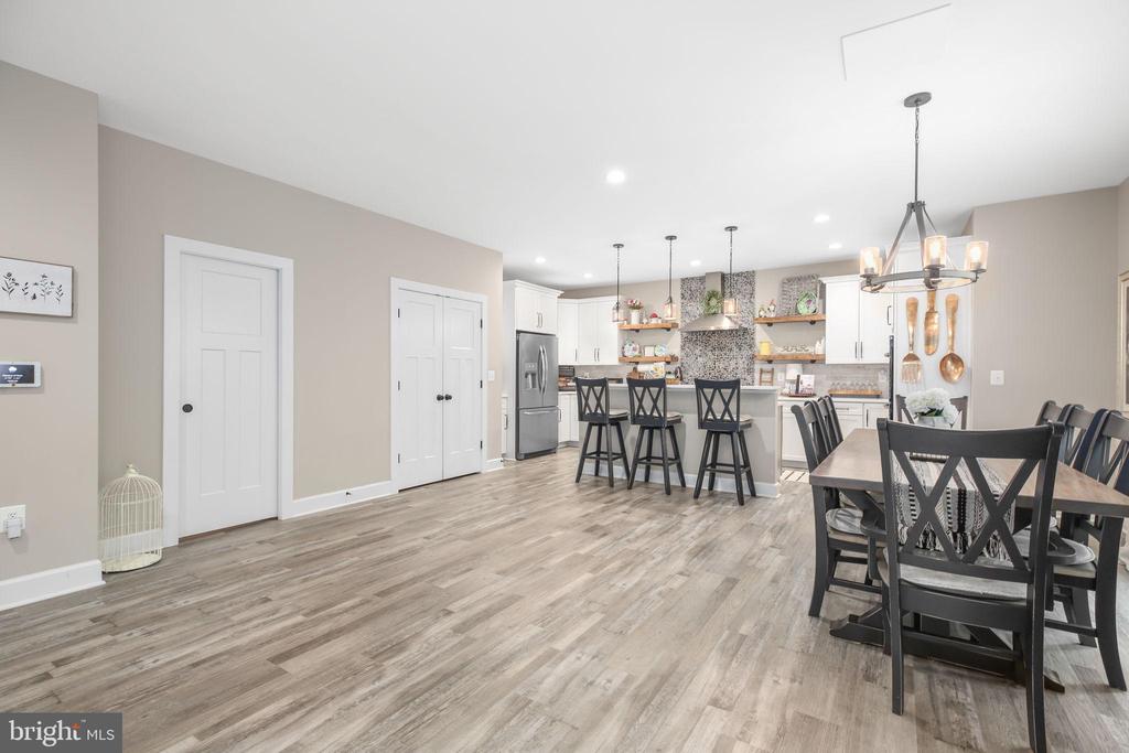 7117 PULLEN DR, FREDERICKSBURG, Virginia 22407, 5 Bedrooms Bedrooms, ,3 BathroomsBathrooms,Residential,7117 PULLEN DR,VASP2043080 MLS # VASP2043080