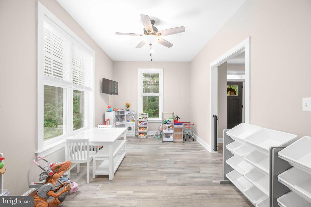 7117 PULLEN DR, FREDERICKSBURG, Virginia 22407, 5 Bedrooms Bedrooms, ,3 BathroomsBathrooms,Residential,7117 PULLEN DR,VASP2043080 MLS # VASP2043080