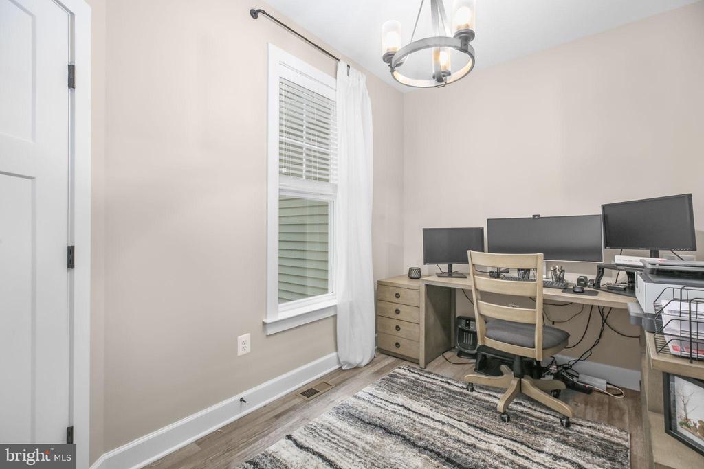 7117 PULLEN DR, FREDERICKSBURG, Virginia 22407, 5 Bedrooms Bedrooms, ,3 BathroomsBathrooms,Residential,7117 PULLEN DR,VASP2043080 MLS # VASP2043080
