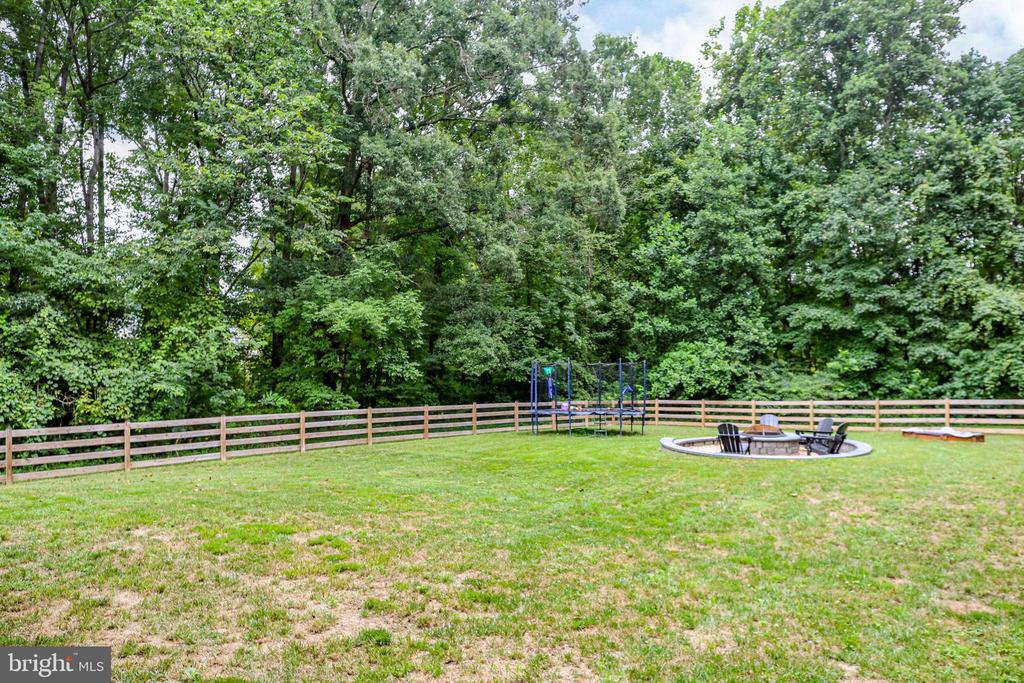 7117 PULLEN DR, FREDERICKSBURG, Virginia 22407, 5 Bedrooms Bedrooms, ,3 BathroomsBathrooms,Residential,7117 PULLEN DR,VASP2043080 MLS # VASP2043080