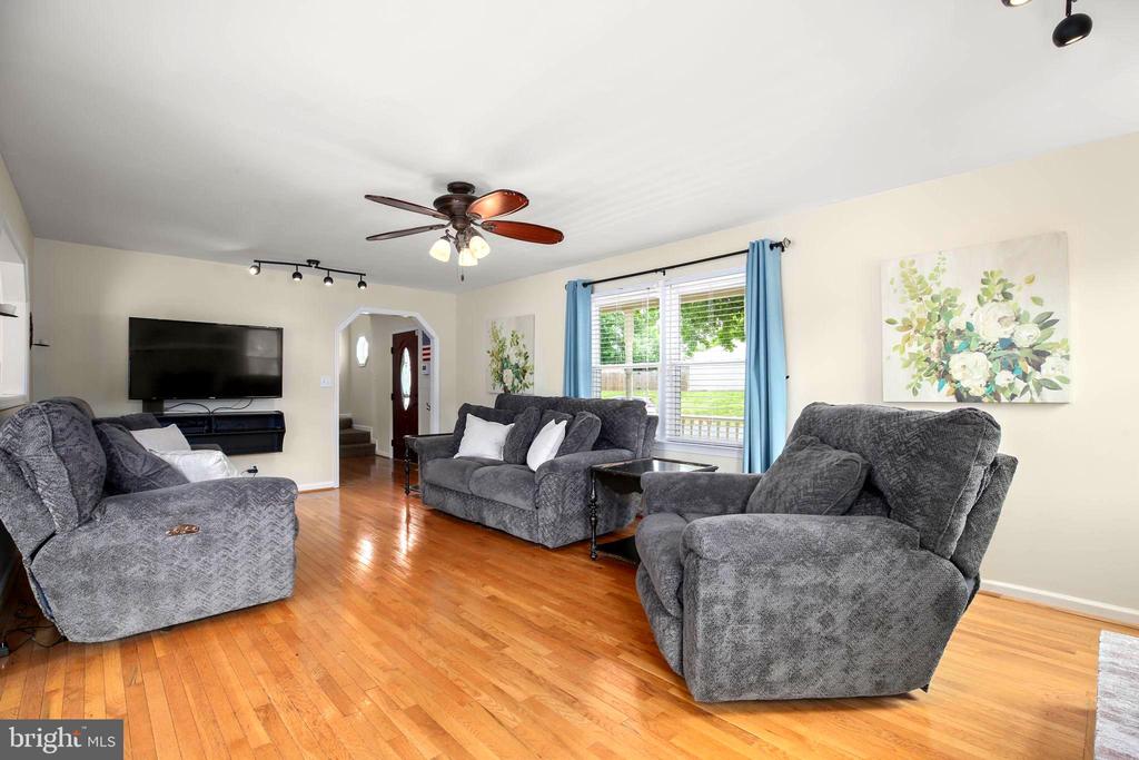 800 SHAMROCK DR, FREDERICKSBURG, Virginia 22407, 3 Bedrooms Bedrooms, ,2 BathroomsBathrooms,Residential,800 SHAMROCK DR,VASP2043100 MLS # VASP2043100