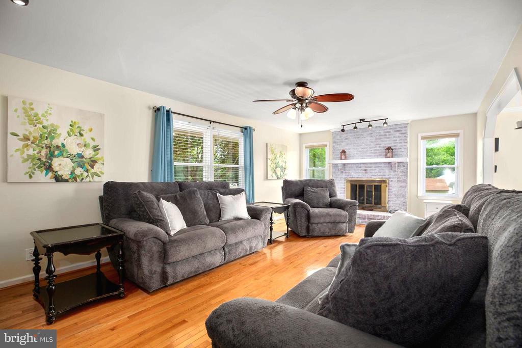 800 SHAMROCK DR, FREDERICKSBURG, Virginia 22407, 3 Bedrooms Bedrooms, ,2 BathroomsBathrooms,Residential,800 SHAMROCK DR,VASP2043100 MLS # VASP2043100