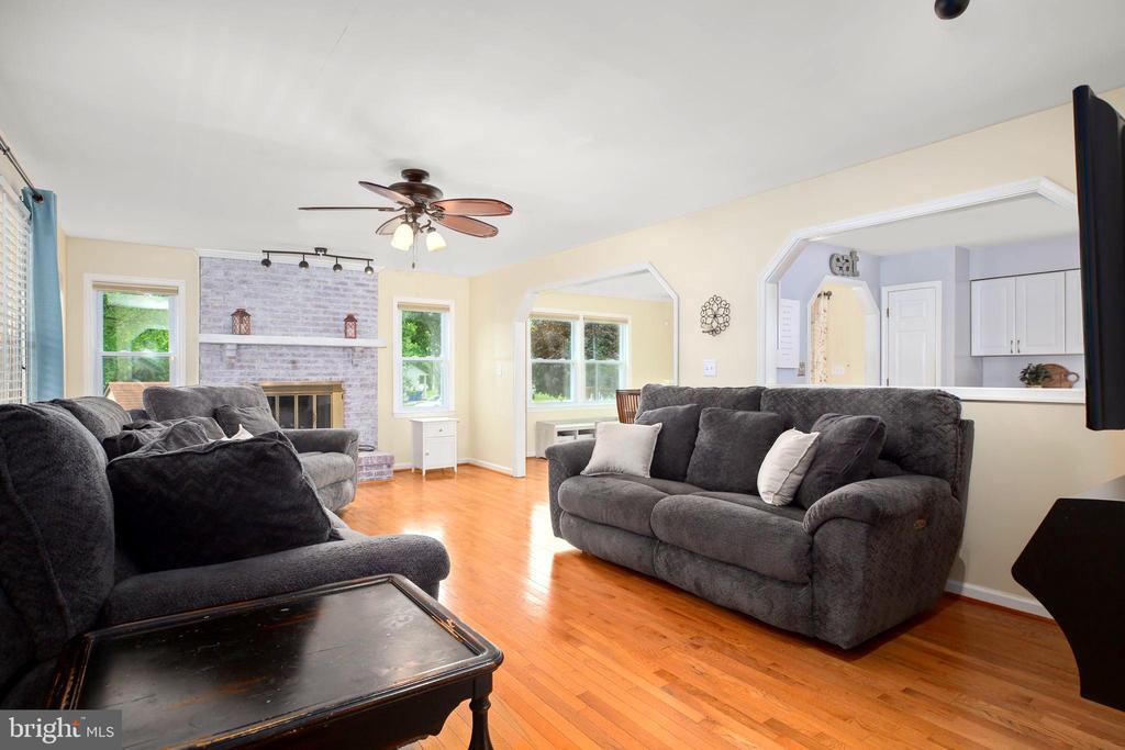800 SHAMROCK DR, FREDERICKSBURG, Virginia 22407, 3 Bedrooms Bedrooms, ,2 BathroomsBathrooms,Residential,800 SHAMROCK DR,VASP2043100 MLS # VASP2043100