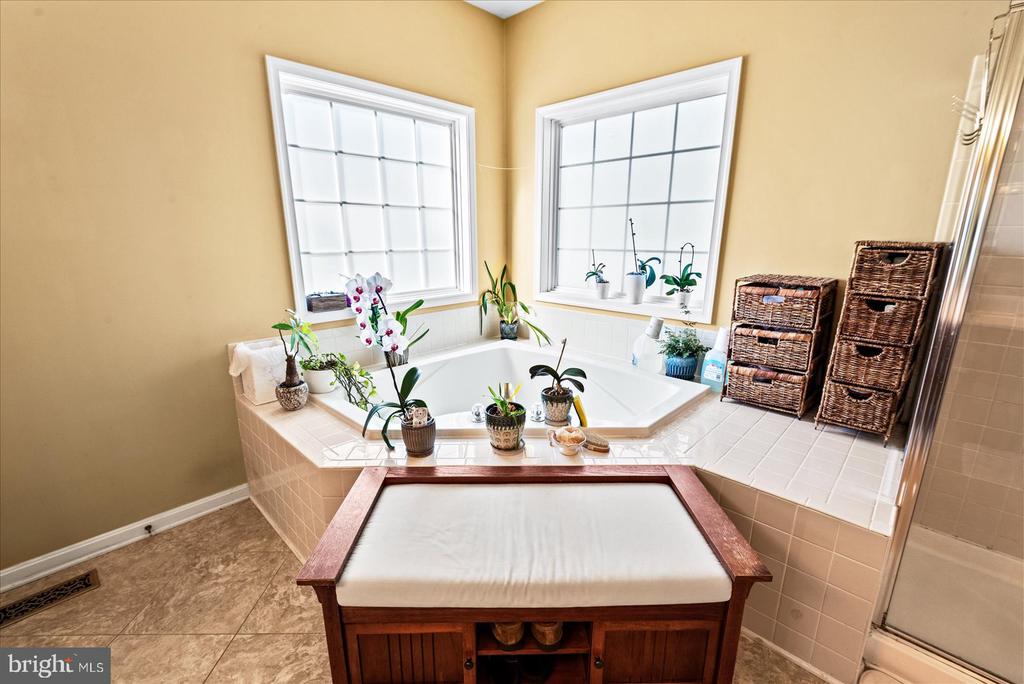 10809 SAMANTHA PL, FREDERICKSBURG, Virginia 22408, 5 Bedrooms Bedrooms, ,3 BathroomsBathrooms,Residential,10809 SAMANTHA PL,VASP2043048 MLS # VASP2043048