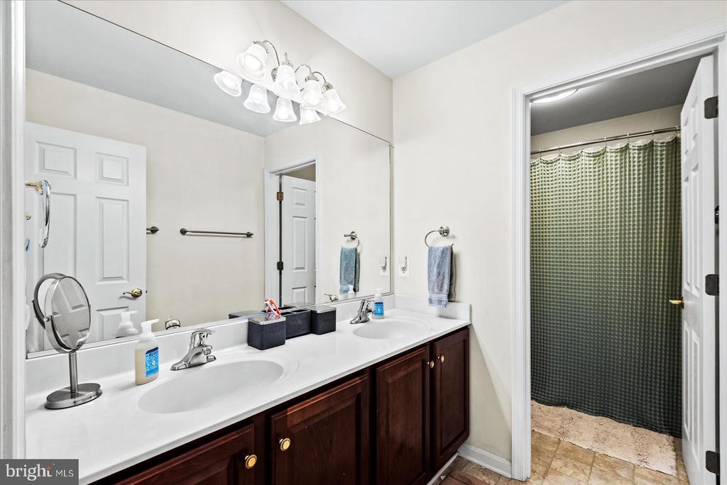 10809 SAMANTHA PL, FREDERICKSBURG, Virginia 22408, 5 Bedrooms Bedrooms, ,3 BathroomsBathrooms,Residential,10809 SAMANTHA PL,VASP2043048 MLS # VASP2043048