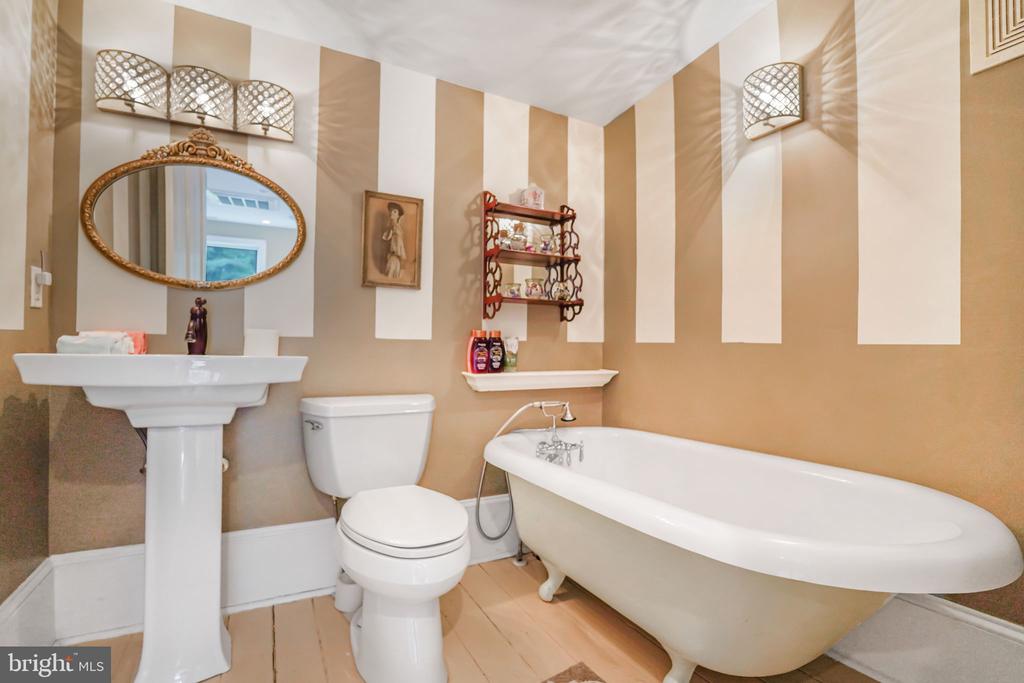 500 KNIGHTING RD, GORDONSVILLE, Virginia 22942, 4 Bedrooms Bedrooms, ,2 BathroomsBathrooms,Residential,500 KNIGHTING RD,VAOR2014540 MLS # VAOR2014540