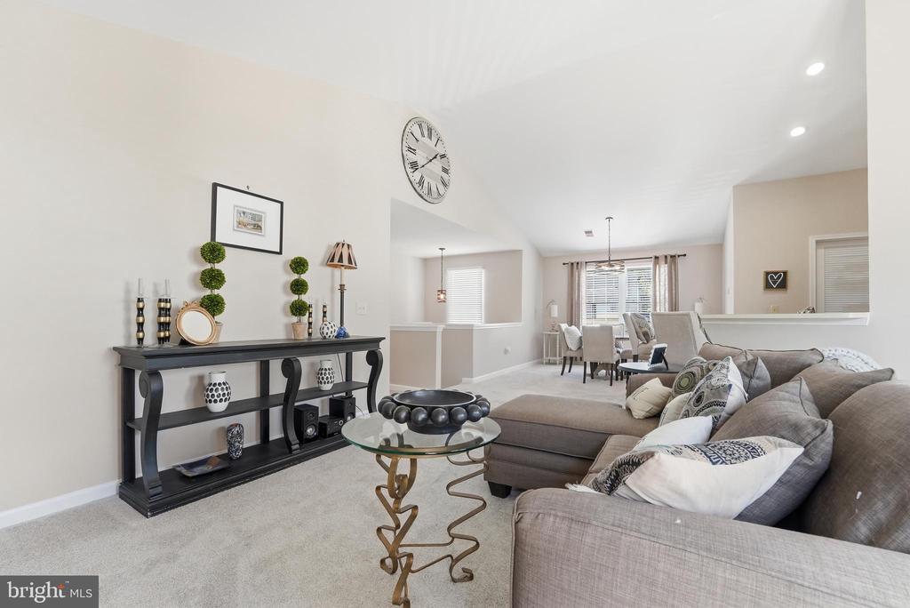 210 FERNWOOD PL, WARRENTON, Virginia 20186, 2 Bedrooms Bedrooms, ,2 BathroomsBathrooms,Residential,CEDARS OF WARREN,210 FERNWOOD PL,VAFQ2022466 MLS # VAFQ2022466