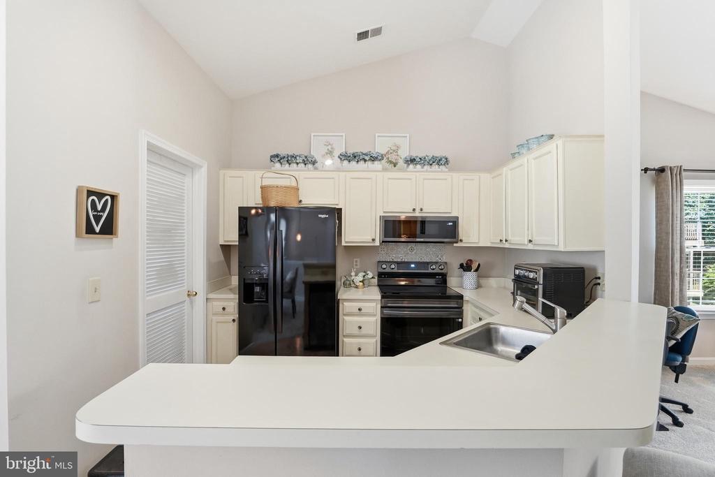 210 FERNWOOD PL, WARRENTON, Virginia 20186, 2 Bedrooms Bedrooms, ,2 BathroomsBathrooms,Residential,CEDARS OF WARREN,210 FERNWOOD PL,VAFQ2022466 MLS # VAFQ2022466