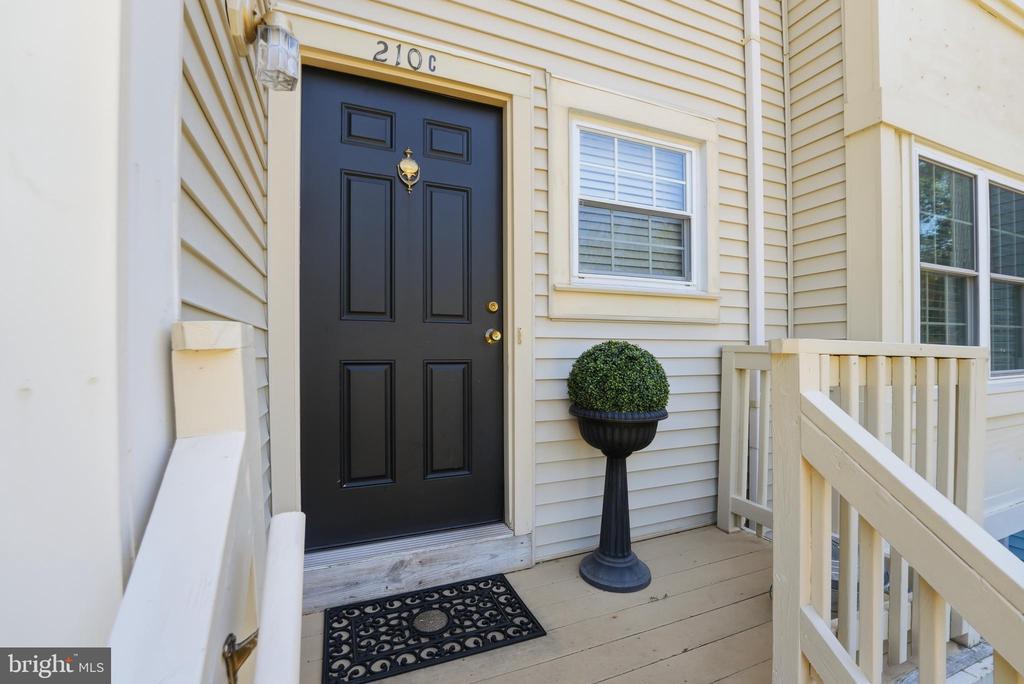 210 FERNWOOD PL, WARRENTON, Virginia 20186, 2 Bedrooms Bedrooms, ,2 BathroomsBathrooms,Residential,CEDARS OF WARREN,210 FERNWOOD PL,VAFQ2022466 MLS # VAFQ2022466