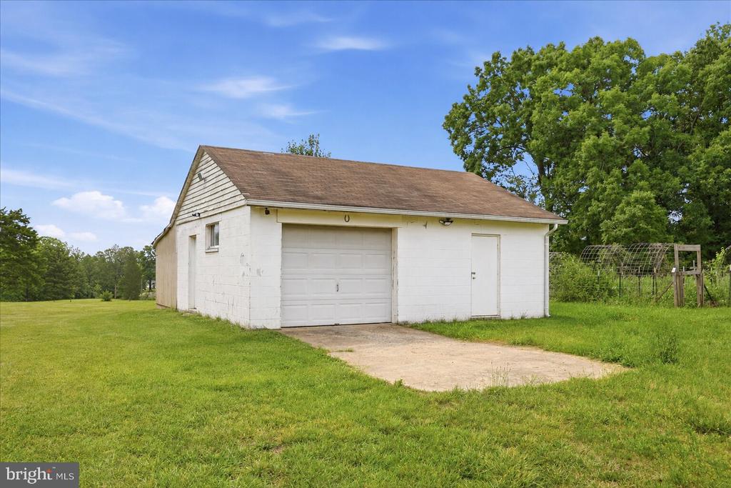 9509 LAWYERS RD, SPOTSYLVANIA, Virginia 22551, 3 Bedrooms Bedrooms, ,1 BathroomBathrooms,Residential,9509 LAWYERS RD,VASP2043046 MLS # VASP2043046