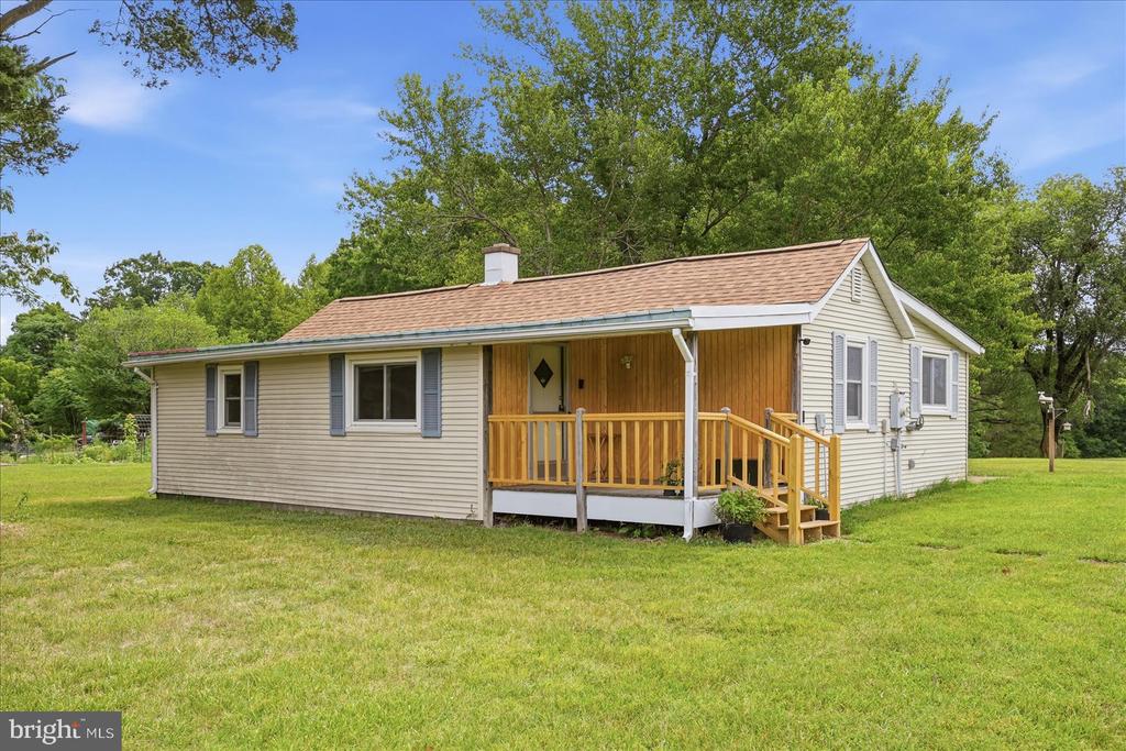 9509 LAWYERS RD, SPOTSYLVANIA, Virginia 22551, 3 Bedrooms Bedrooms, ,1 BathroomBathrooms,Residential,9509 LAWYERS RD,VASP2043046 MLS # VASP2043046