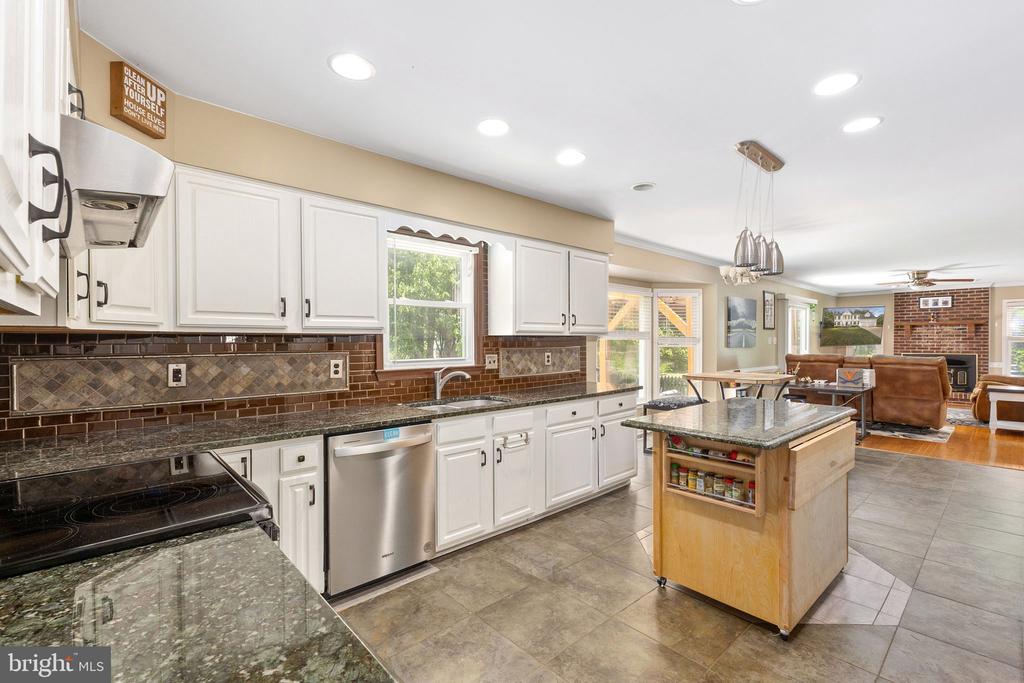 6313 SWEETBRIAR DR, FREDERICKSBURG, Virginia 22407, 4 Bedrooms Bedrooms, ,3 BathroomsBathrooms,Residential,6313 SWEETBRIAR DR,VASP2042818 MLS # VASP2042818
