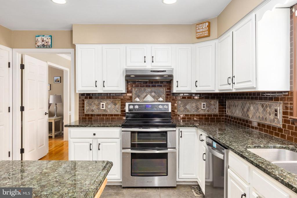 6313 SWEETBRIAR DR, FREDERICKSBURG, Virginia 22407, 4 Bedrooms Bedrooms, ,3 BathroomsBathrooms,Residential,6313 SWEETBRIAR DR,VASP2042818 MLS # VASP2042818