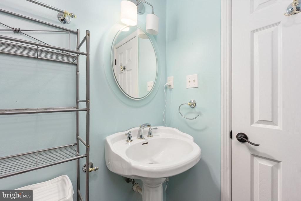 6313 SWEETBRIAR DR, FREDERICKSBURG, Virginia 22407, 4 Bedrooms Bedrooms, ,3 BathroomsBathrooms,Residential,6313 SWEETBRIAR DR,VASP2042818 MLS # VASP2042818