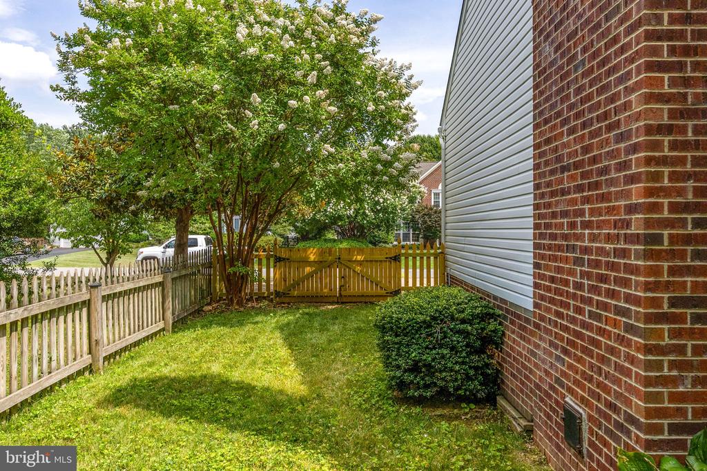 6313 SWEETBRIAR DR, FREDERICKSBURG, Virginia 22407, 4 Bedrooms Bedrooms, ,3 BathroomsBathrooms,Residential,6313 SWEETBRIAR DR,VASP2042818 MLS # VASP2042818