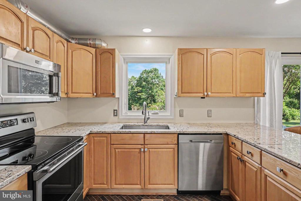 6493 BALLS MILL RD, MIDLAND, Virginia 22728, 5 Bedrooms Bedrooms, ,4 BathroomsBathrooms,Residential,6493 BALLS MILL RD,VAFQ2022174 MLS # VAFQ2022174