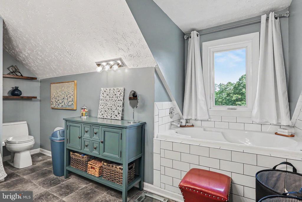 6493 BALLS MILL RD, MIDLAND, Virginia 22728, 5 Bedrooms Bedrooms, ,4 BathroomsBathrooms,Residential,6493 BALLS MILL RD,VAFQ2022174 MLS # VAFQ2022174