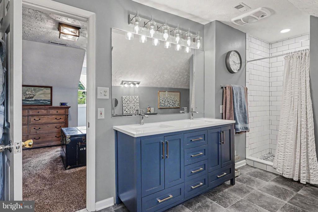 6493 BALLS MILL RD, MIDLAND, Virginia 22728, 5 Bedrooms Bedrooms, ,4 BathroomsBathrooms,Residential,6493 BALLS MILL RD,VAFQ2022174 MLS # VAFQ2022174