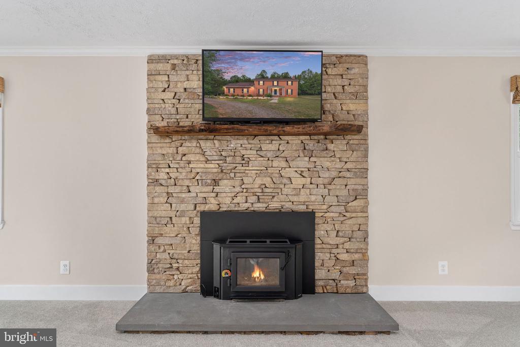 8250 SINGING WOOD CT, SPOTSYLVANIA, Virginia 22553, 4 Bedrooms Bedrooms, ,2 BathroomsBathrooms,Residential,8250 SINGING WOOD CT,VASP2043164 MLS # VASP2043164
