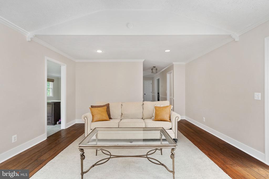 8250 SINGING WOOD CT, SPOTSYLVANIA, Virginia 22553, 4 Bedrooms Bedrooms, ,2 BathroomsBathrooms,Residential,8250 SINGING WOOD CT,VASP2043164 MLS # VASP2043164